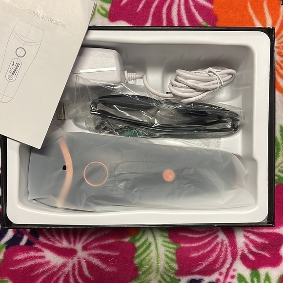 Brand New IPL Permanent Laser Hair Removal Device Painless 999,900 Flashes - Picture 5 of 14